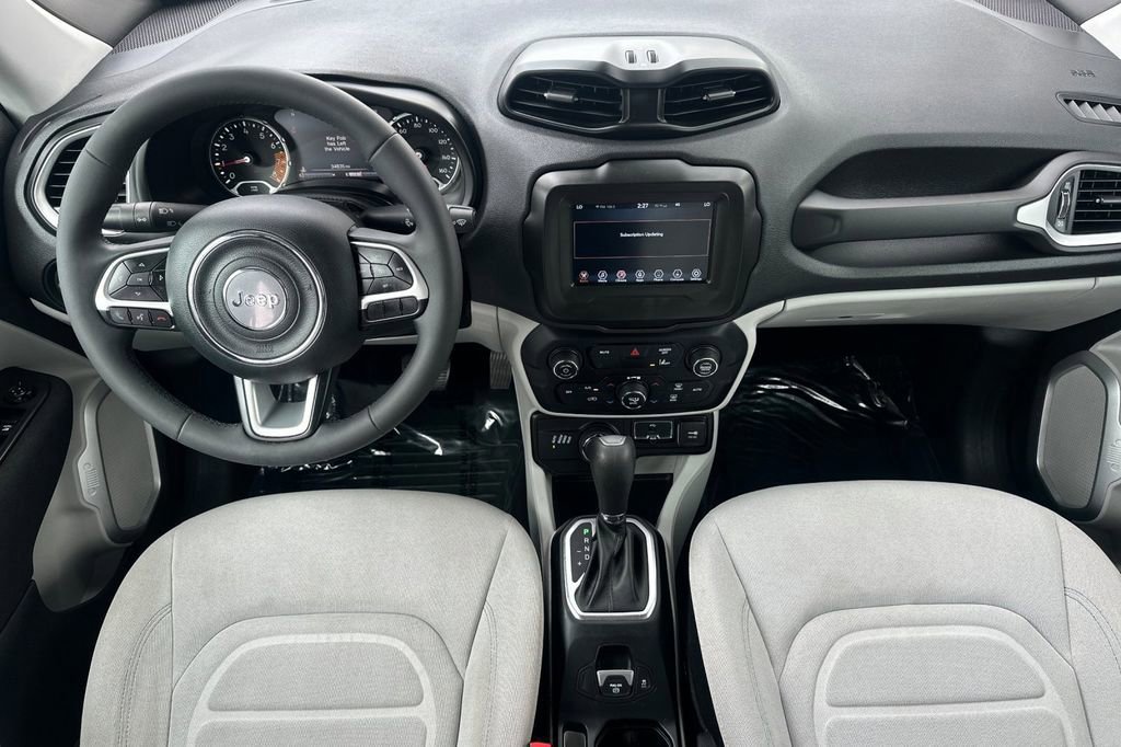 Used 2021 Jeep Renegade Latitude AWD/4WD image 15