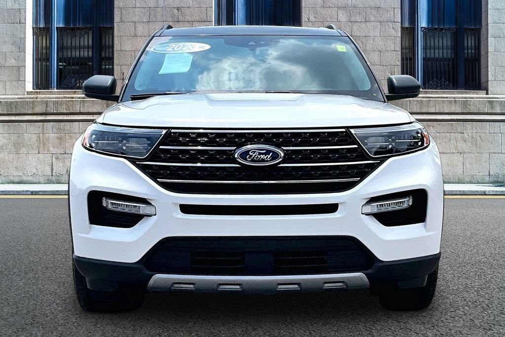 Certified 2023 Ford Explorer XLT w/ Equipment Group 202A AWD/4WD image 3
