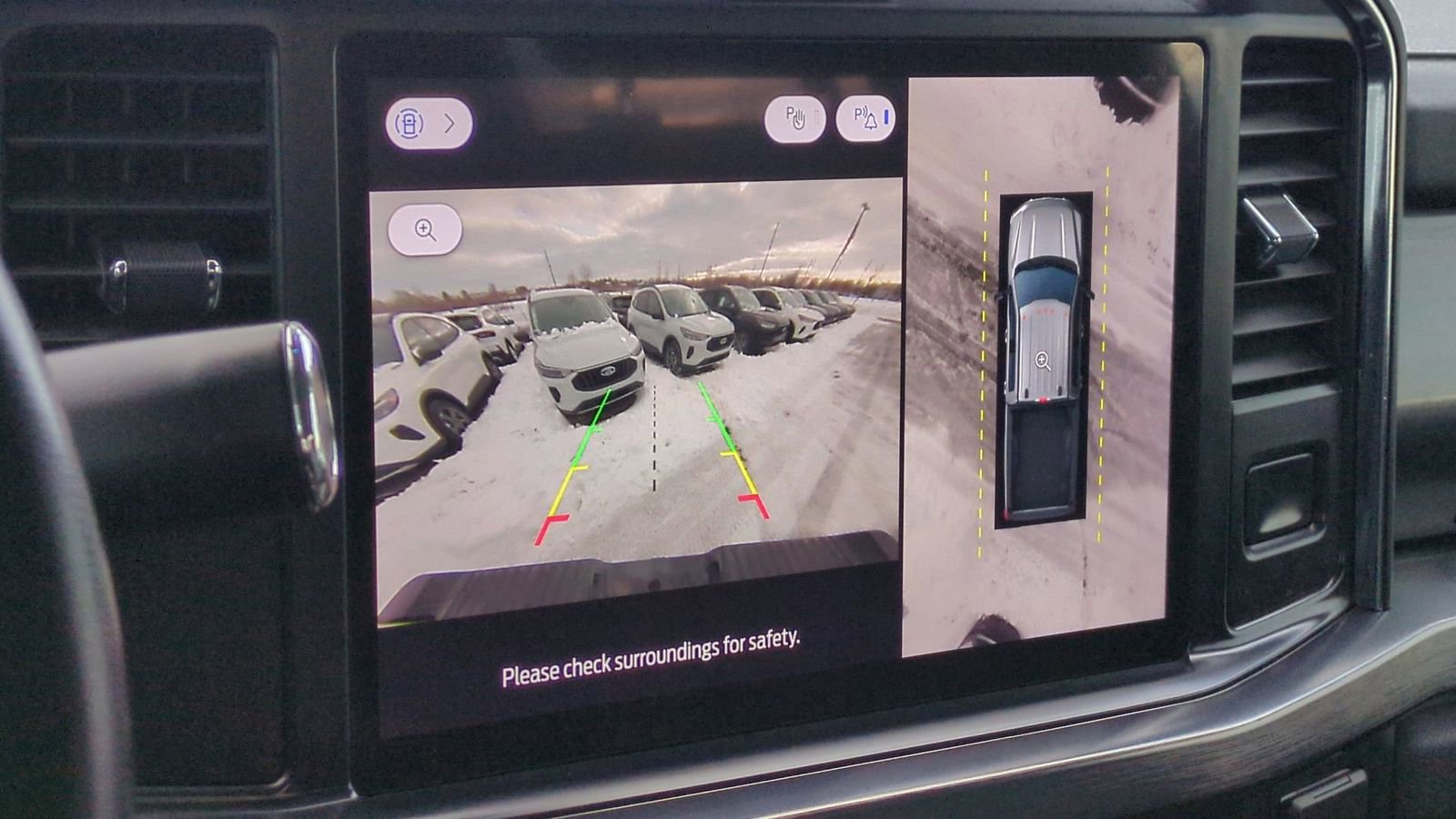 Certified 2025 Ford F350 Lariat w/ Black Appearance Package image 56