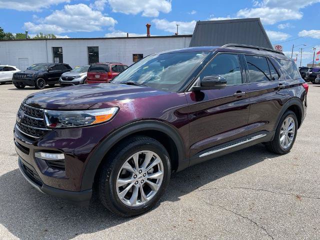 Certified 2023 Ford Explorer XLT w/ Equipment Group 202A AWD/4WD image 3