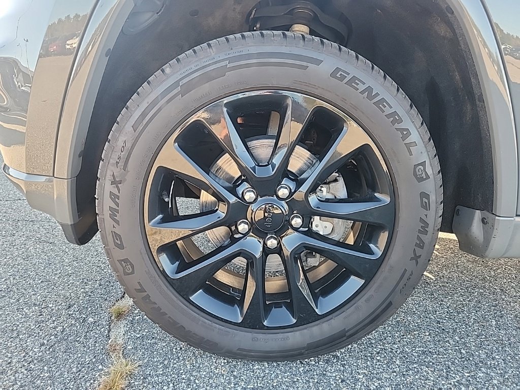 Used 2019 Jeep Grand Cherokee Altitude AWD/4WD image 23