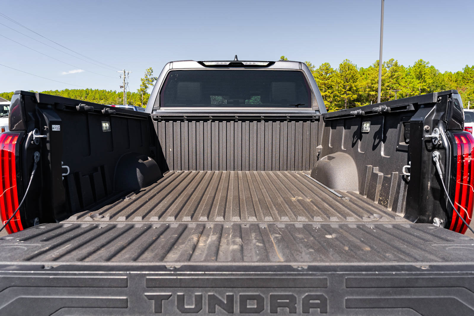 Used 2025 Toyota Tundra SR5 w/ SR5 Premium Package AWD/4WD image 15