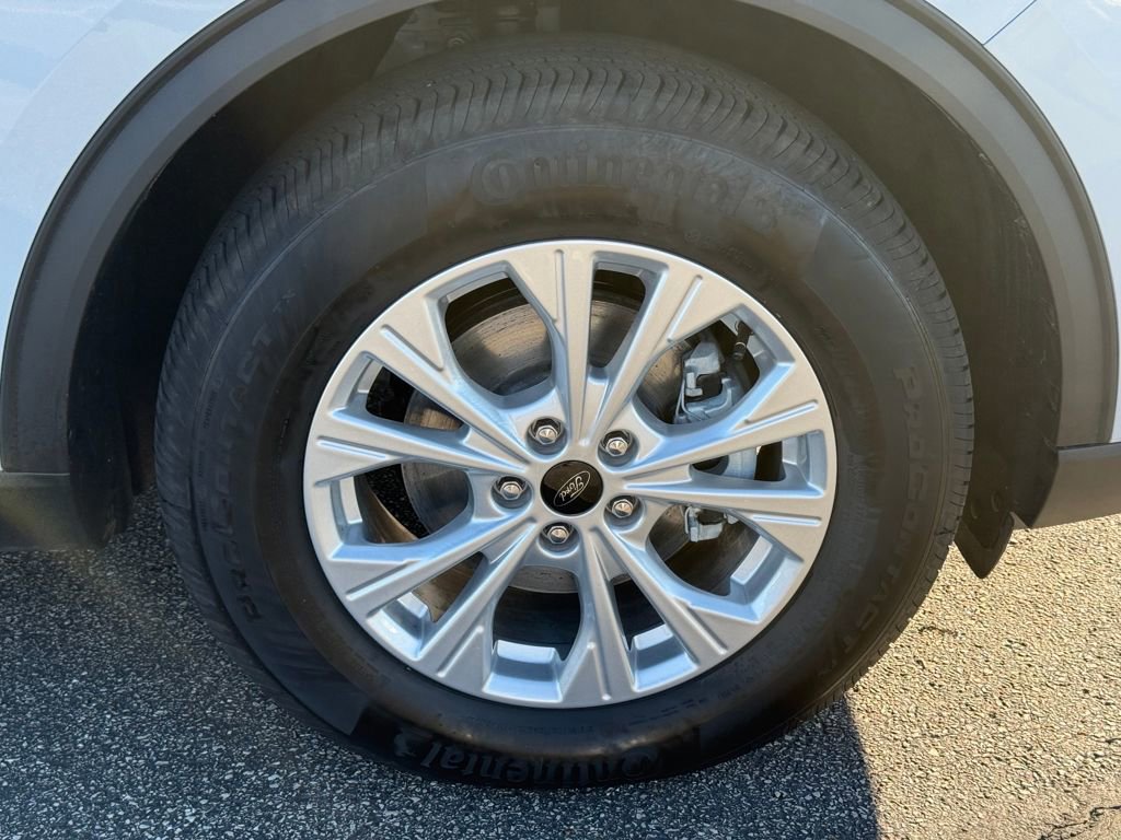 Certified 2025 Ford Escape Active w/ Cold Weather Package image 11