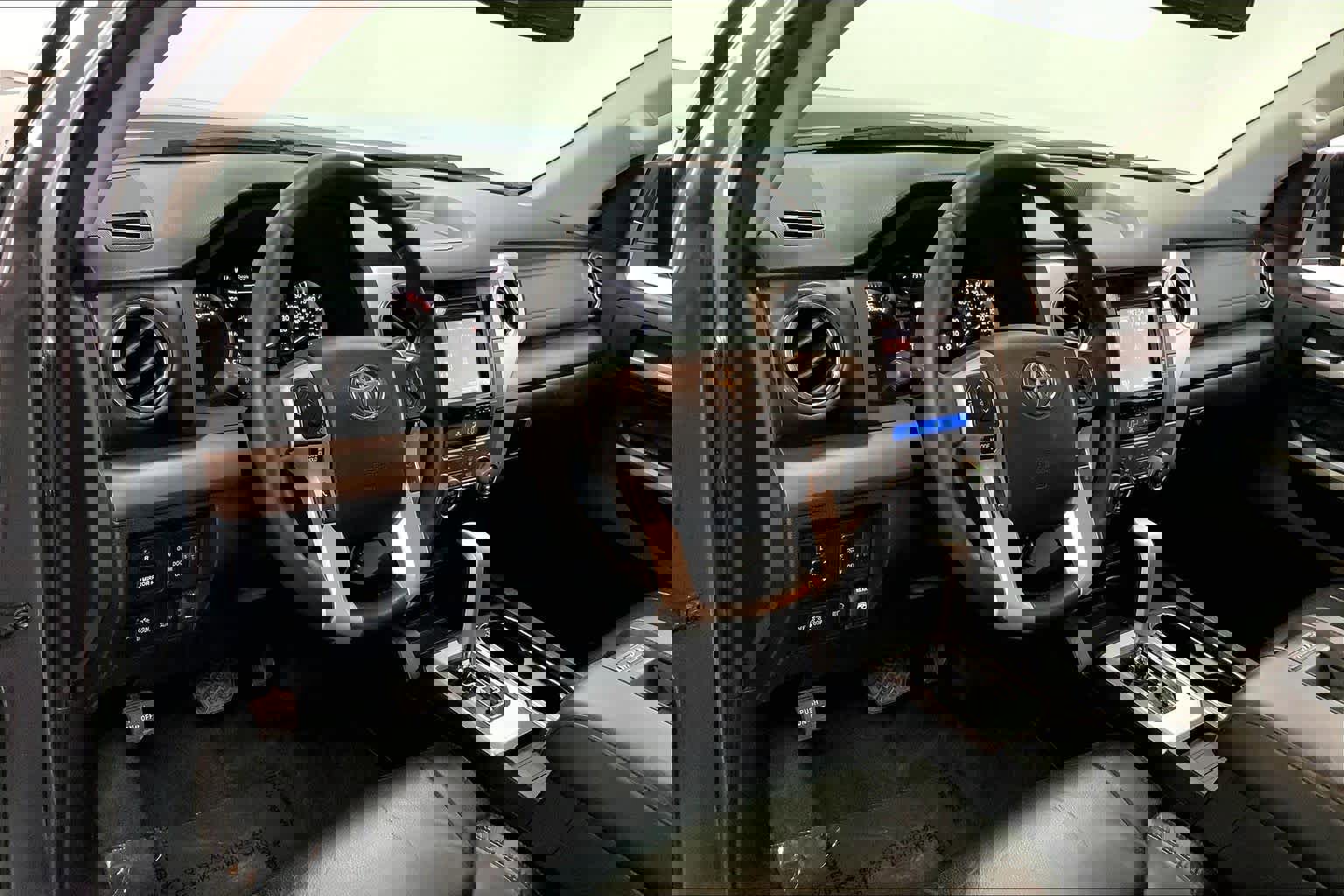 Used 2018 Toyota Tundra Limited image 15