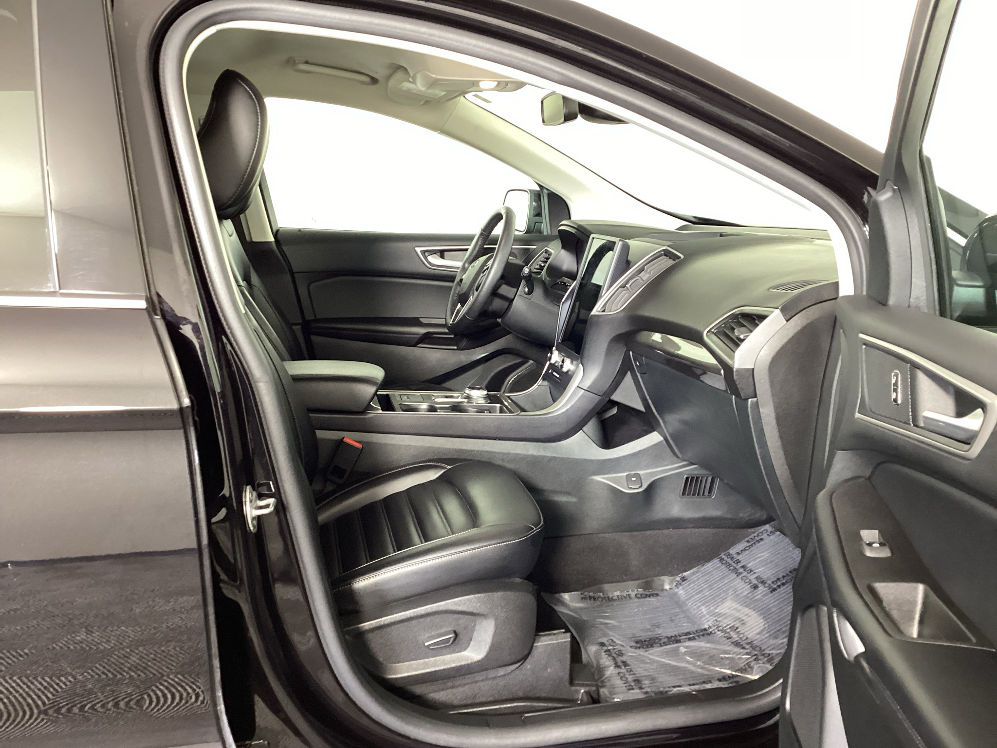 Certified 2024 Ford Edge SEL w/ Convenience Package AWD/4WD image 9