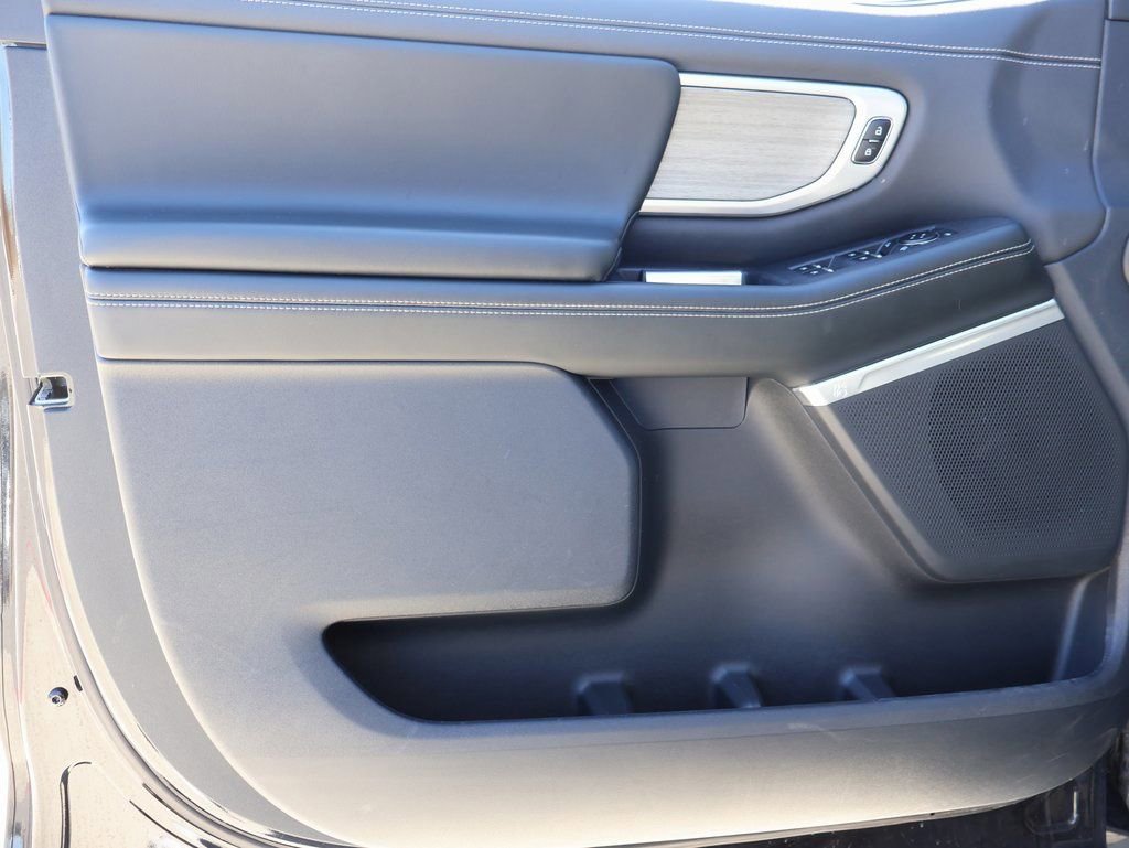 Certified 2025 Ford Expedition Max Platinum image 22