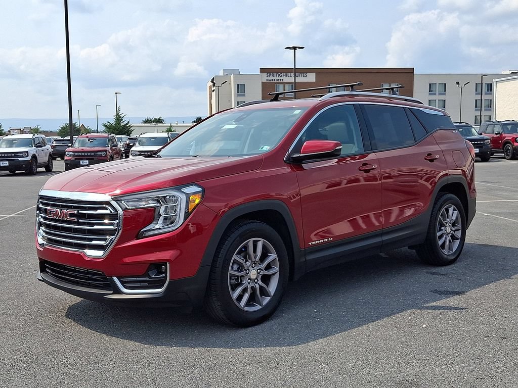 Used 2024 GMC Terrain SLT w/ LPO, Floor Liner Package AWD/4WD image 3