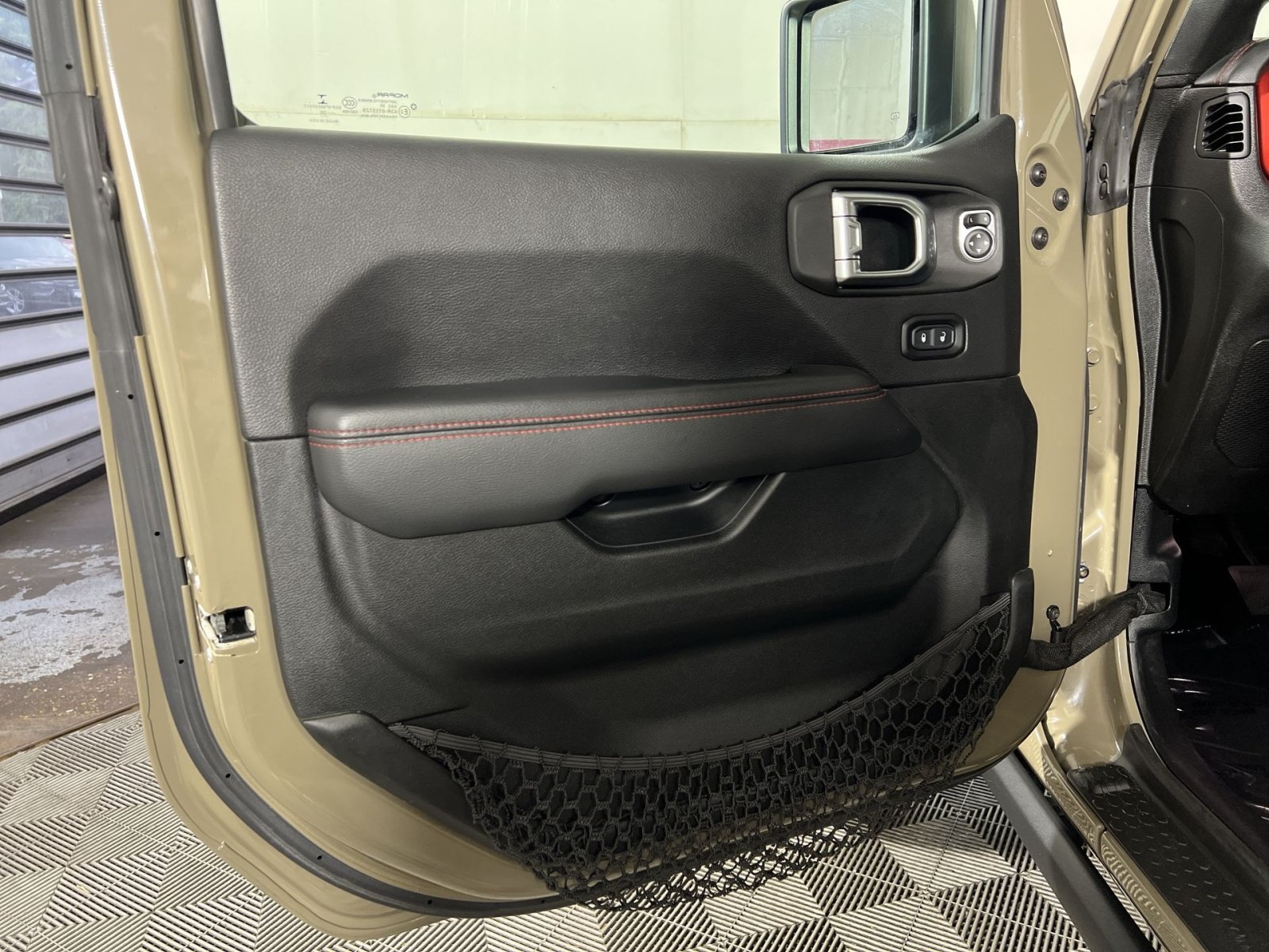 Used 2020 Jeep Gladiator Rubicon AWD/4WD image 14