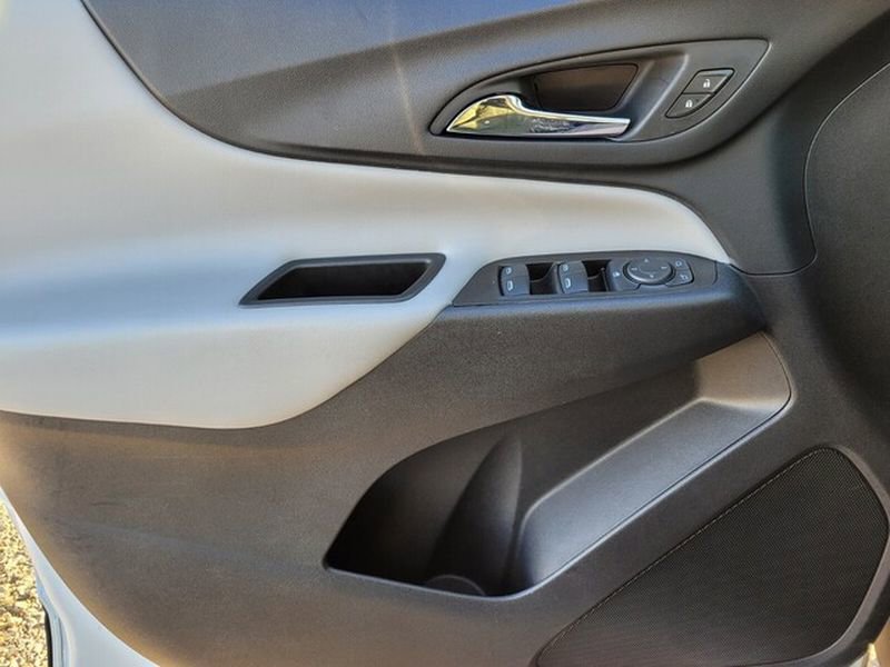 Used 2022 Chevrolet Equinox LS FWD image 26