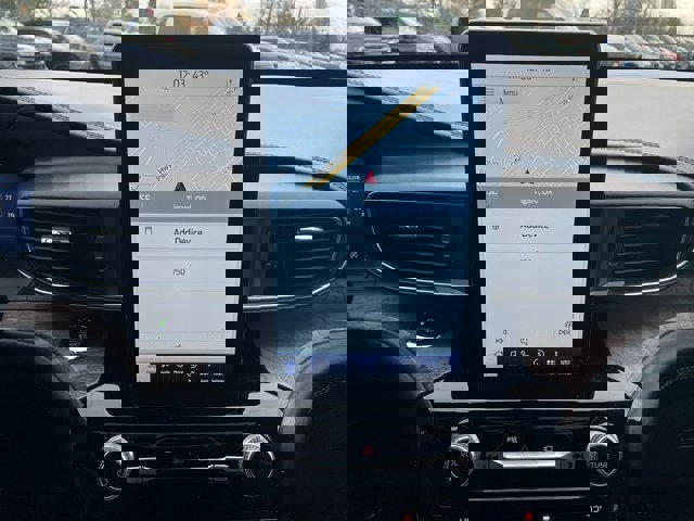 Certified 2021 Ford Explorer Platinum w/ Equipment Group 601A image 22