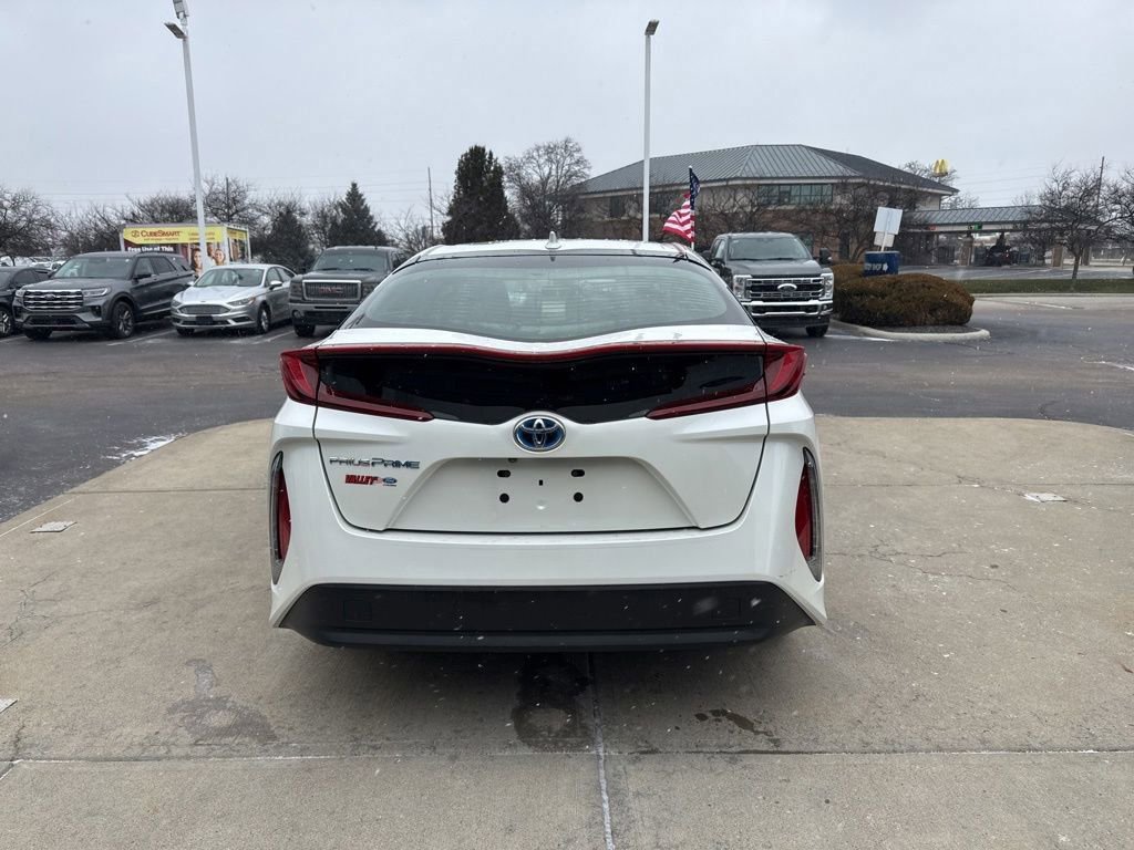 Used 2018 Toyota Prius Prime Premium image 6