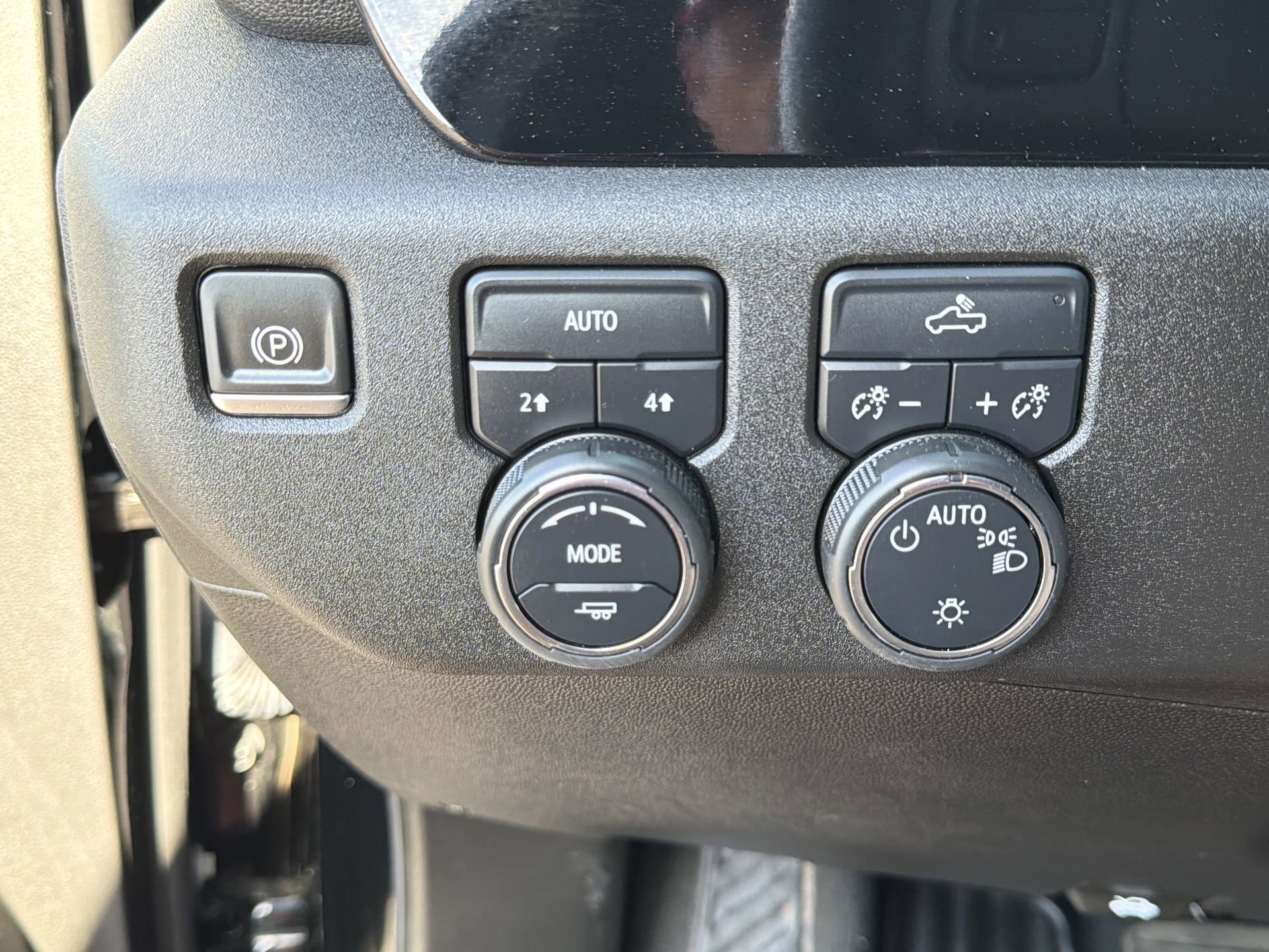 Used 2024 Chevrolet Silverado 1500 LT image 23