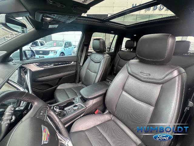 Used 2025 Cadillac XT6 Premium Luxury AWD/4WD image 15