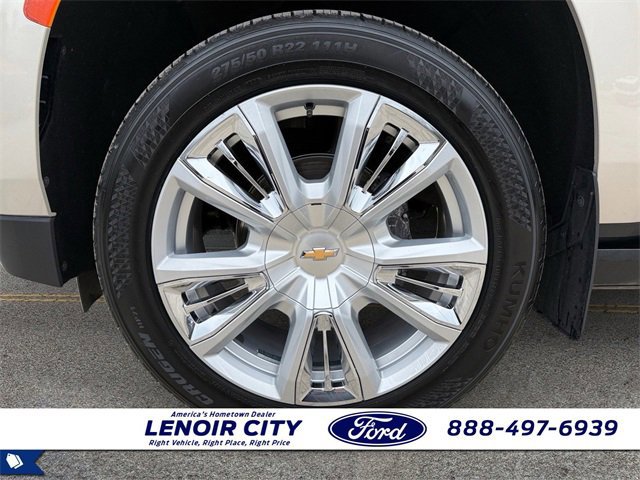 Used 2023 Chevrolet Suburban High Country image 9