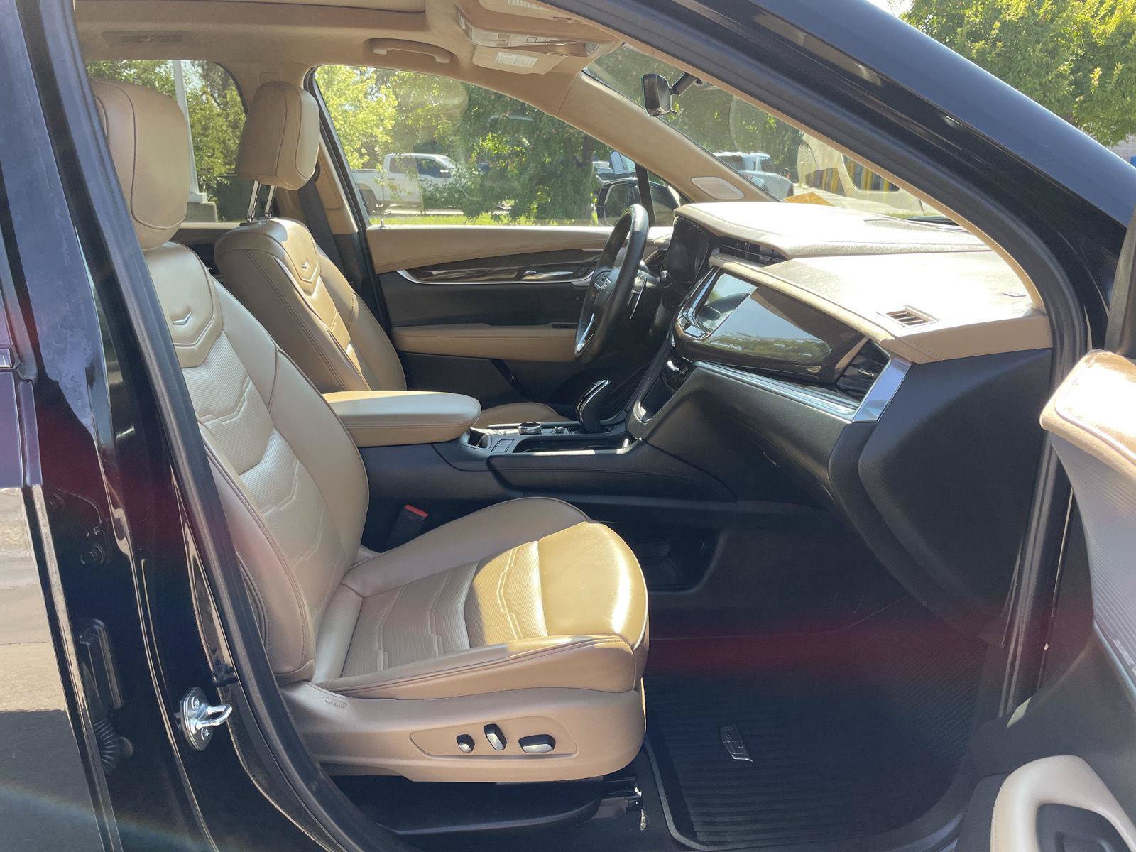 Used 2025 Cadillac XT6 Sport w/ Platinum Package AWD/4WD image 18