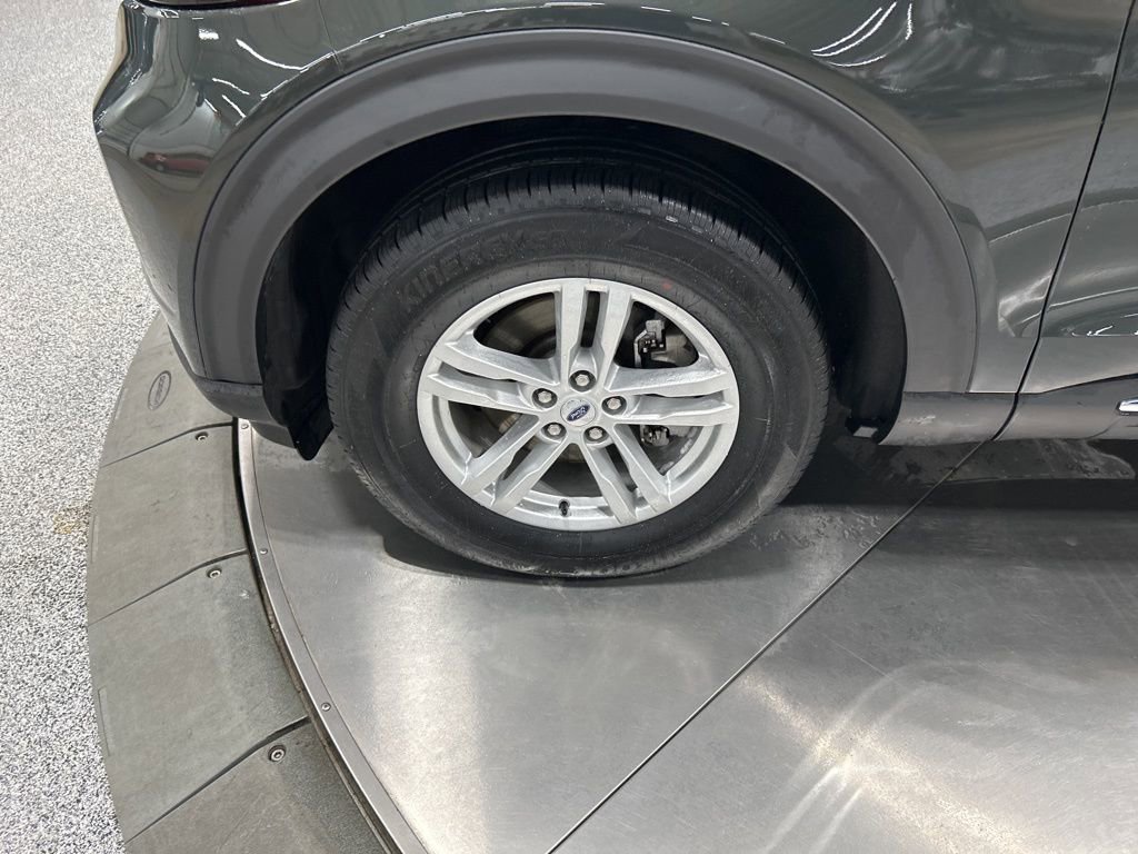 Certified 2023 Ford Explorer XLT w/ Equipment Group 202A image 33