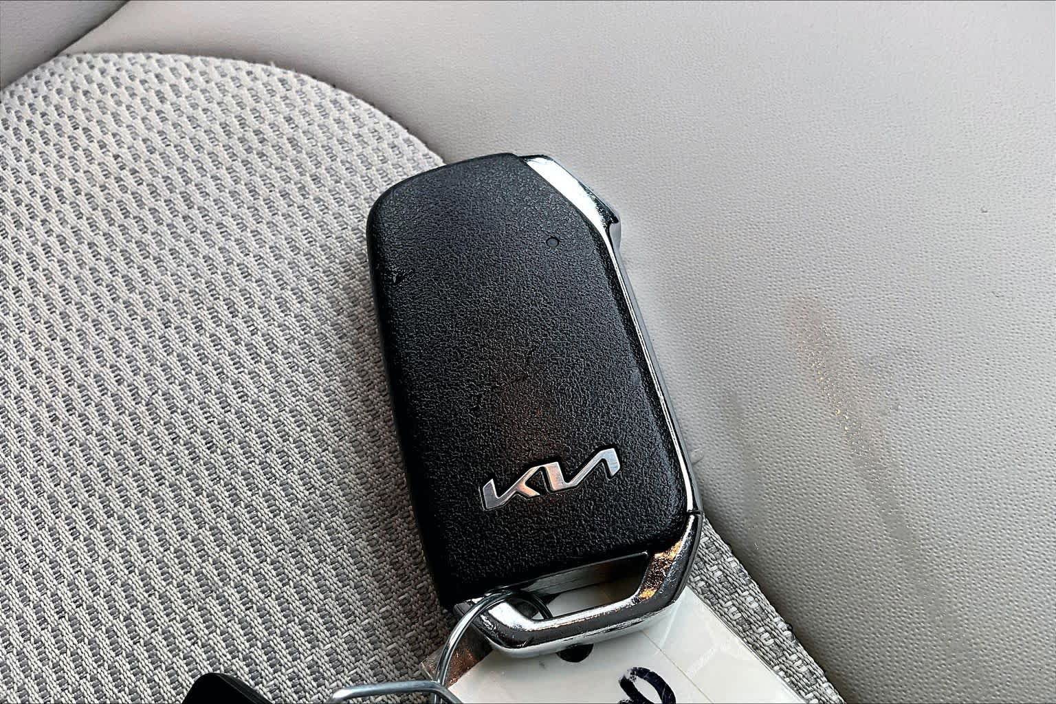 Used 2023 Kia Niro EX FWD image 15