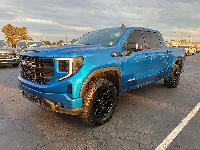 Used 2022 GMC Sierra 1500 Elevation w/ Elevation Premium Package AWD/4WD image 1
