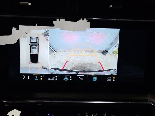 Used 2023 GMC Sierra 1500 AT4 AWD/4WD image 14