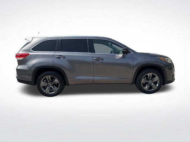 Used 2018 Toyota Highlander Limited Platinum FWD image 4
