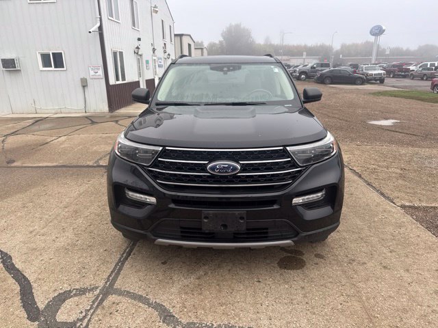 Certified 2020 Ford Explorer XLT w/ Equipment Group 202A AWD/4WD image 8