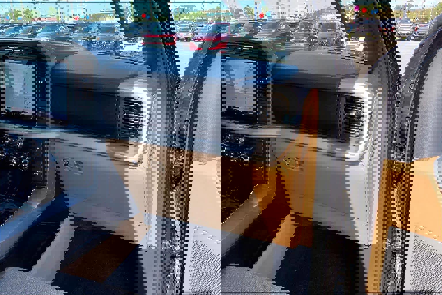 Certified 2022 Ford F150 XLT w/ Equipment Group 302A High image 18