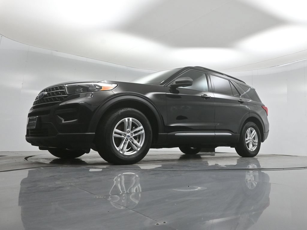 Certified 2023 Ford Explorer XLT RWD image 42