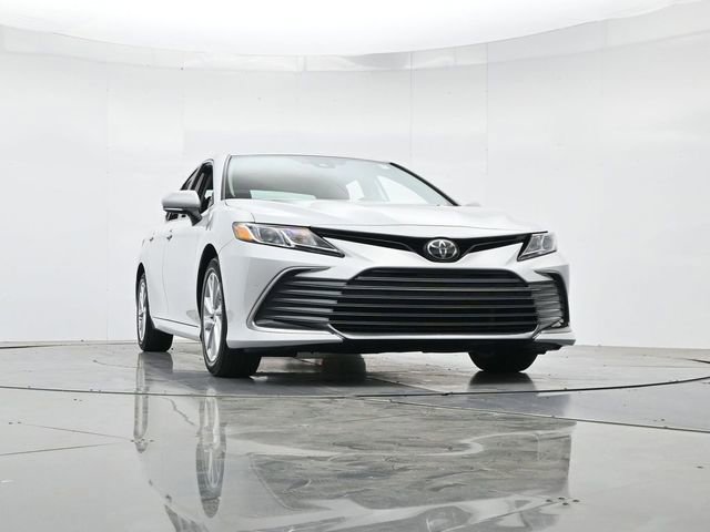 Used 2024 Toyota Camry LE w/ Convenience Package image 32