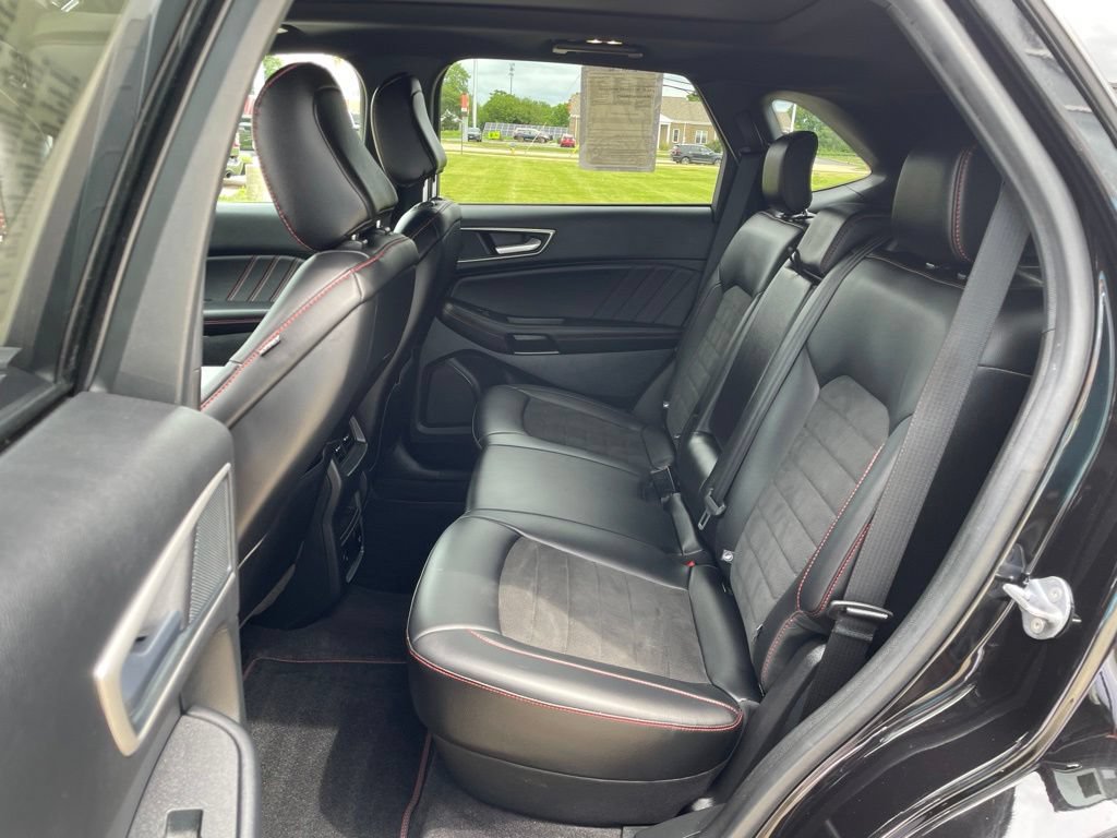 Certified 2024 Ford Edge ST-Line AWD/4WD image 11