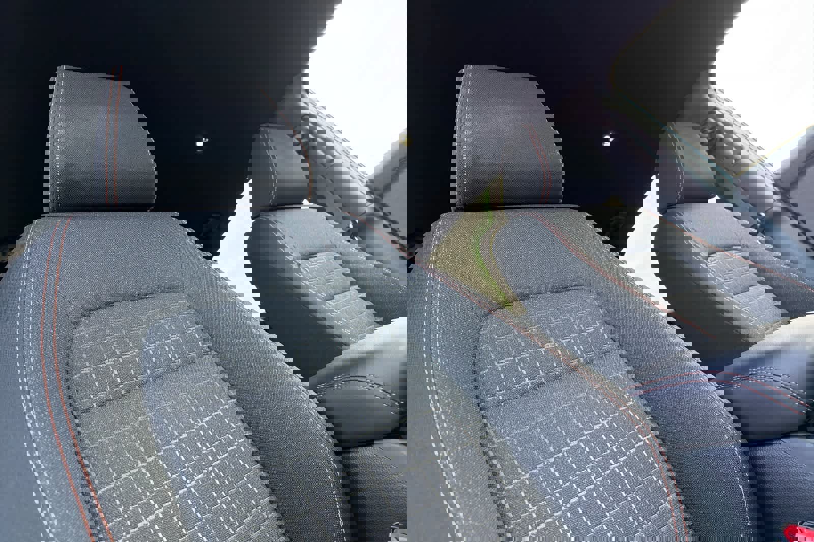 Used 2025 Honda HR-V Sport image 17