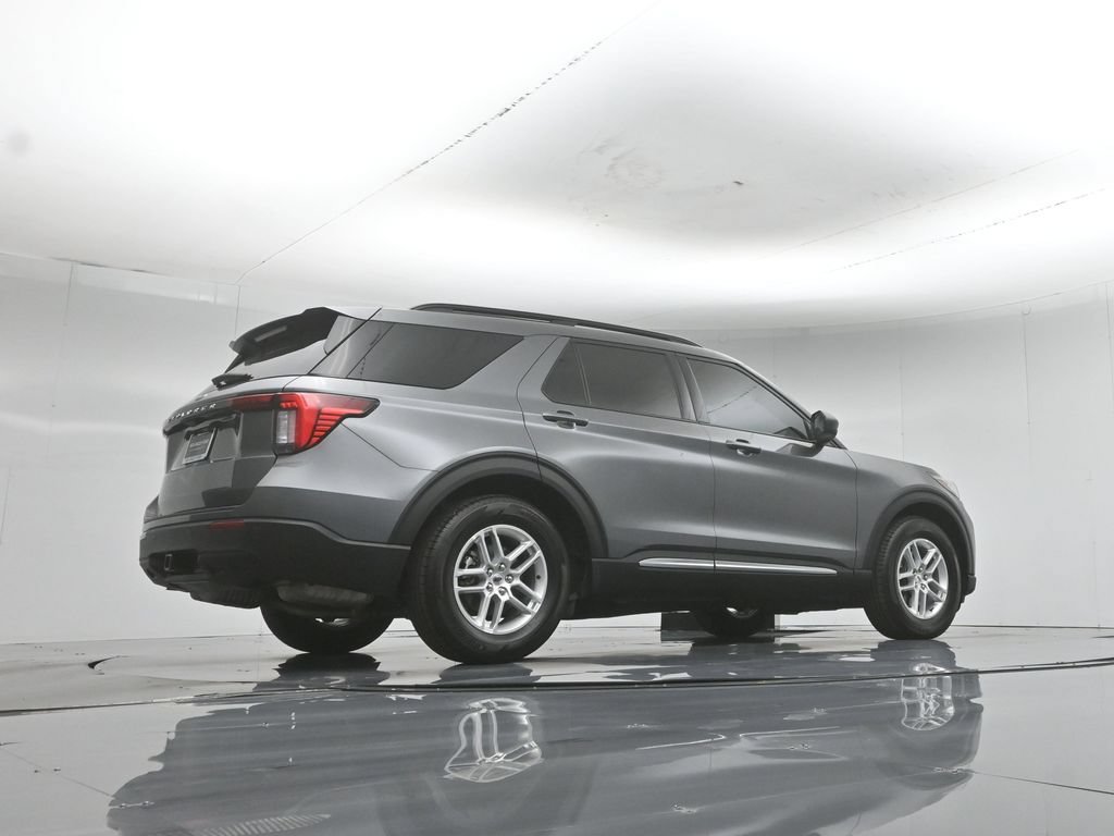 Certified 2025 Ford Explorer Active RWD image 48