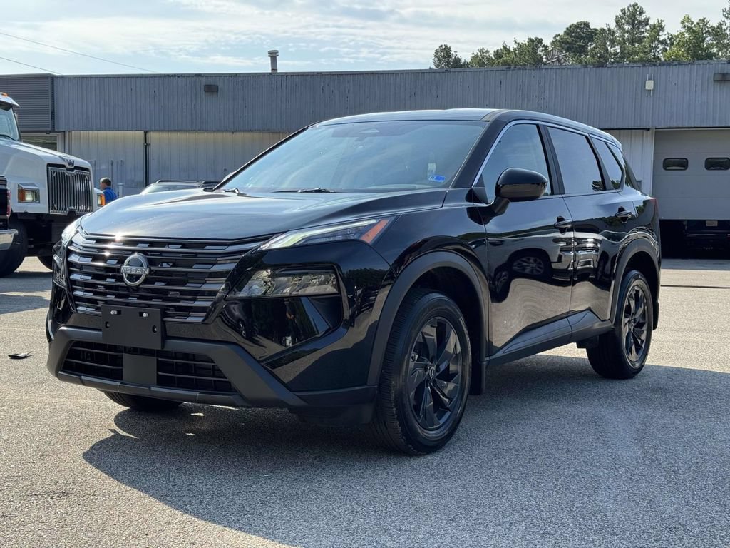Used 2026 Nissan Rogue SV FWD image 25