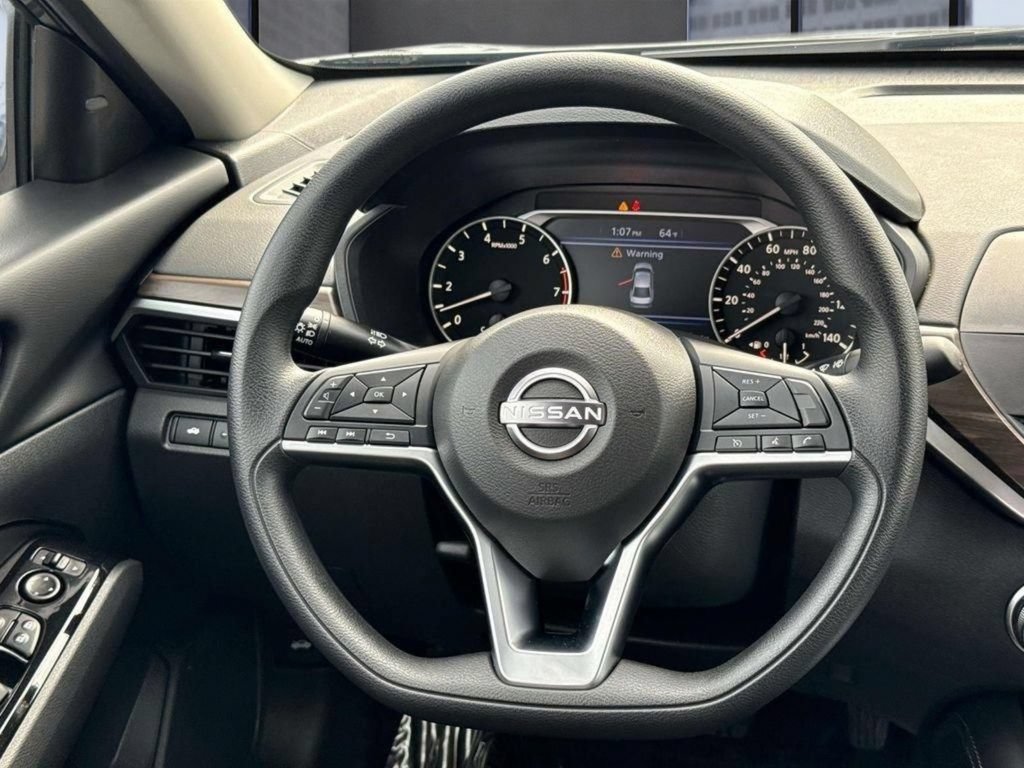 Used 2023 Nissan Altima 2.5 SV AWD/4WD image 14