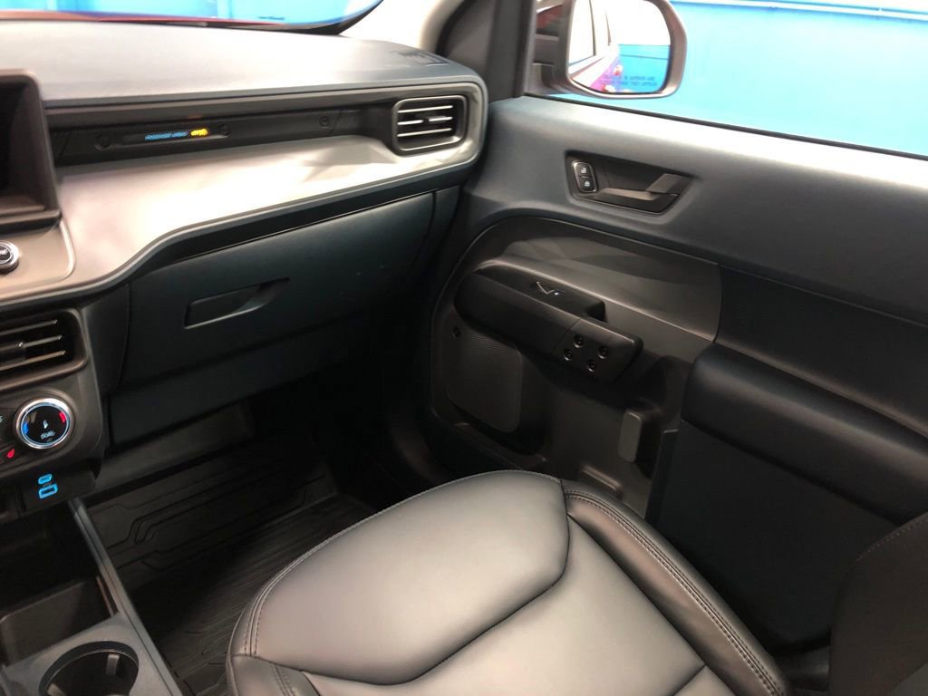 Certified 2024 Ford Maverick Lariat w/ Black Appearance Package image 20