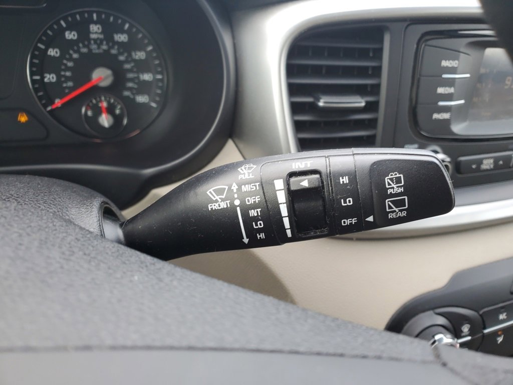 Used 2017 Kia Sorento LX image 16