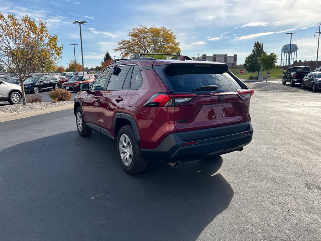 Used 2021 Toyota RAV4 LE AWD/4WD image 8