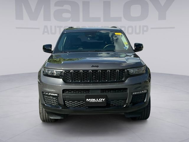 Used 2022 Jeep Grand Cherokee L Limited w/ Black Appearance Package AWD/4WD image 8