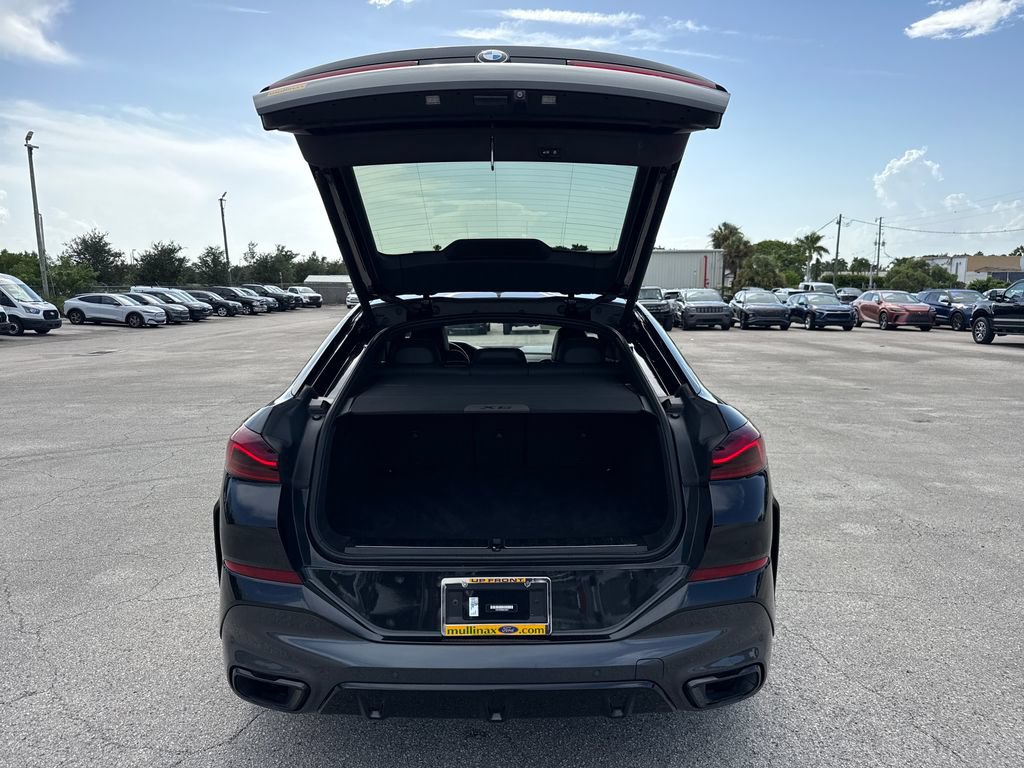 Used 2022 BMW X6 xDrive40i w/ M Sport Package AWD/4WD image 29