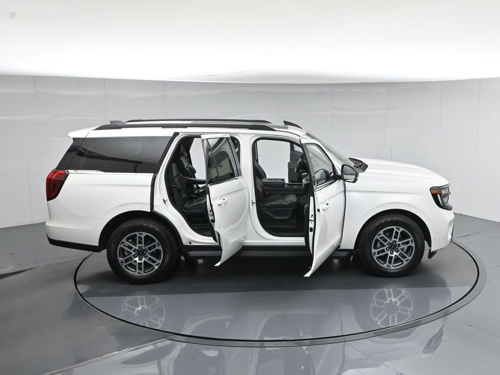 Certified 2025 Ford Expedition Active AWD/4WD image 46
