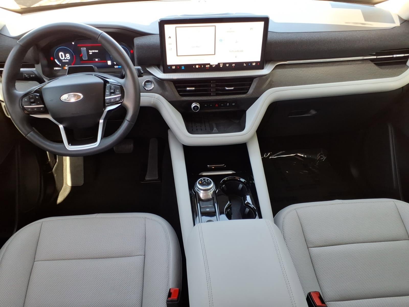Certified 2025 Ford Explorer Platinum w/ Ultimate Package AWD/4WD image 20
