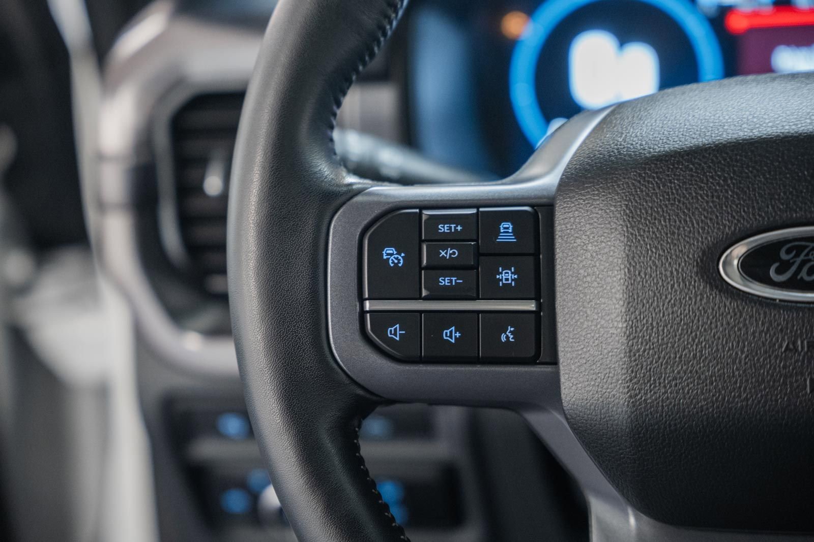 Certified 2023 Ford F150 Lariat w/ Equipment Group 502A High image 38