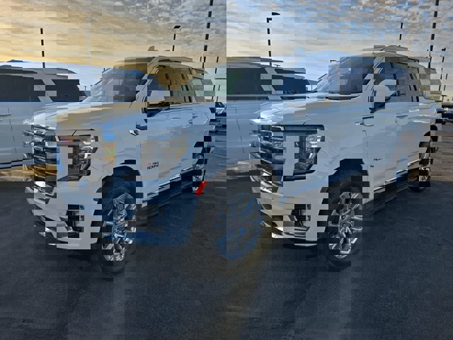 Used 2023 GMC Yukon XL SLT w/ SLT Luxury Package image 1