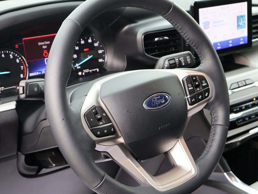 Certified 2023 Ford Explorer XLT w/ Equipment Group 202A AWD/4WD image 27