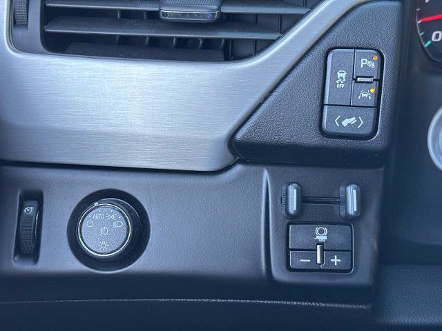 Used 2018 GMC Yukon SLT w/ Premium Edition image 24