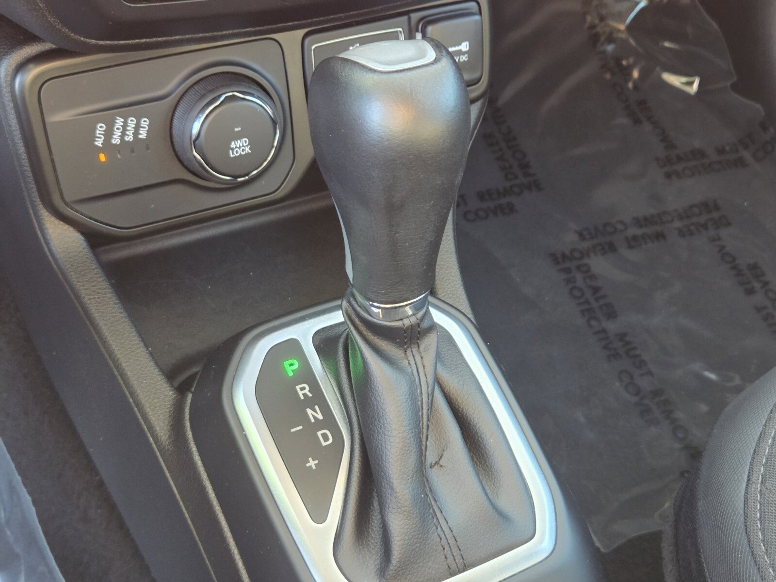 Used 2023 Jeep Renegade Latitude image 23