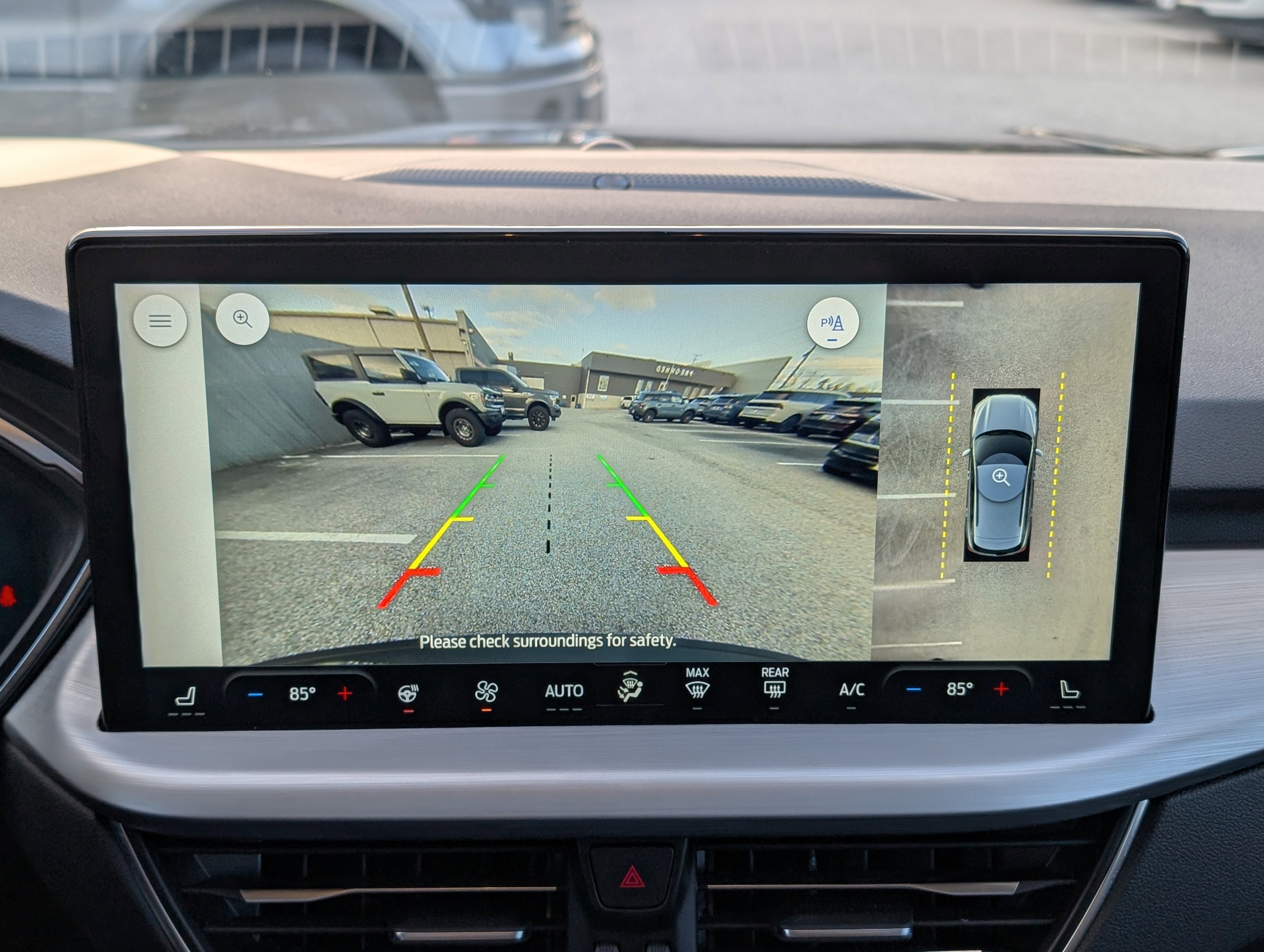 Certified 2023 Ford Escape SE w/ PHEV Premium Package image 32