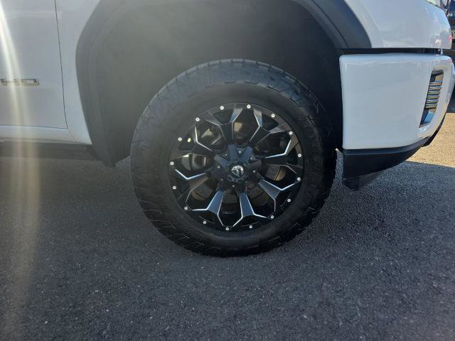 Used 2021 GMC Sierra 2500 AT4 w/ AT4 Premium Plus Package image 11