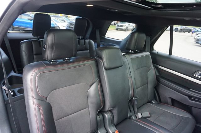 Certified 2019 Ford Explorer XLT w/ Equipment Group 202A FWD image 11