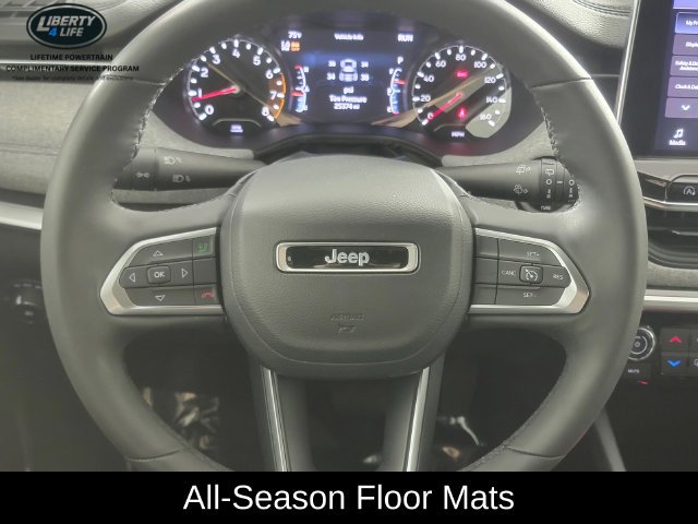 Used 2023 Jeep Compass Latitude AWD/4WD image 27