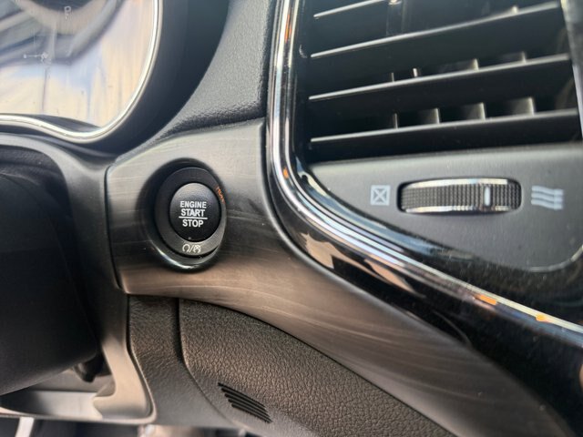 Used 2020 Jeep Grand Cherokee Altitude RWD image 29